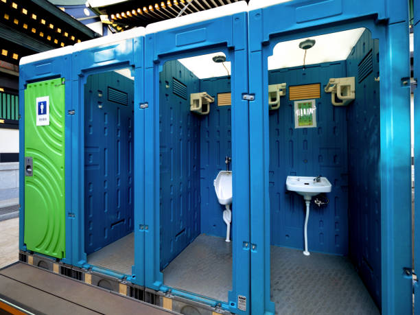 Porta potty delivery and setup in Salem, IL